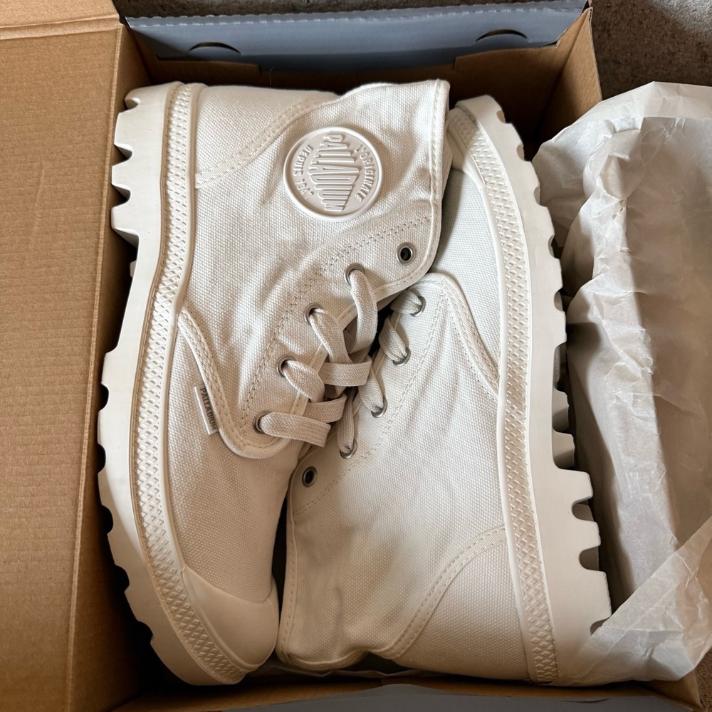 Palladium Pampa Hi White Canvas Boots Women’s Lug Sole Combat Streetwear - Picture 7 of 8